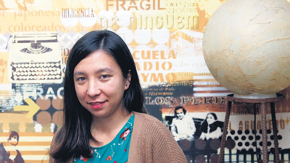 Higa vive desde hace un año en Estocolmo, donde da clases de español y trabaja como traductora literaria.