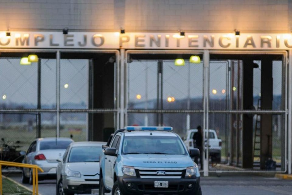 Entrada de la Cárcel de Ezeiza, donde se cablearon las celdas de empresarios y ex funionarios.
