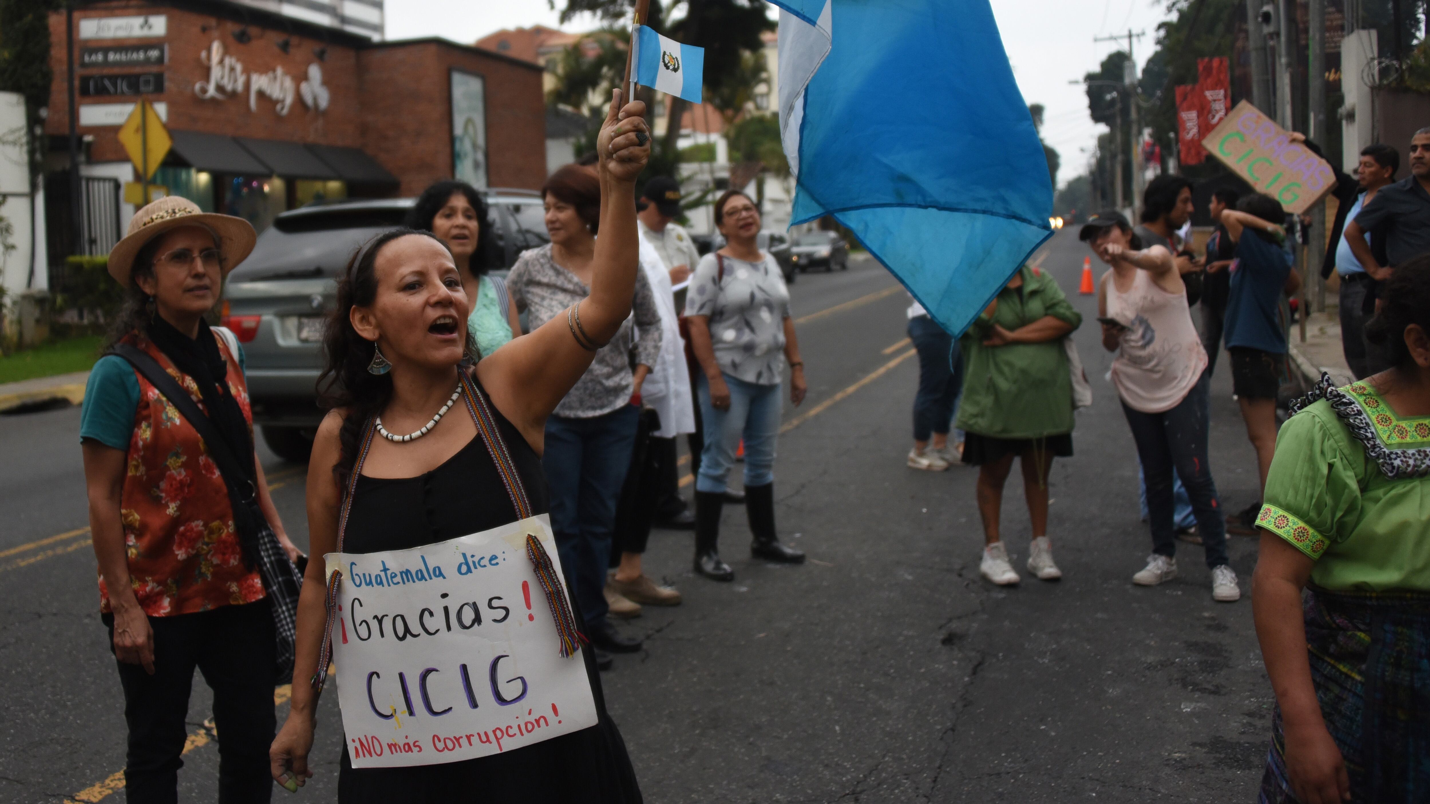 Manifestantes repudian que la CICIG deje de trabajar en Guatemala.