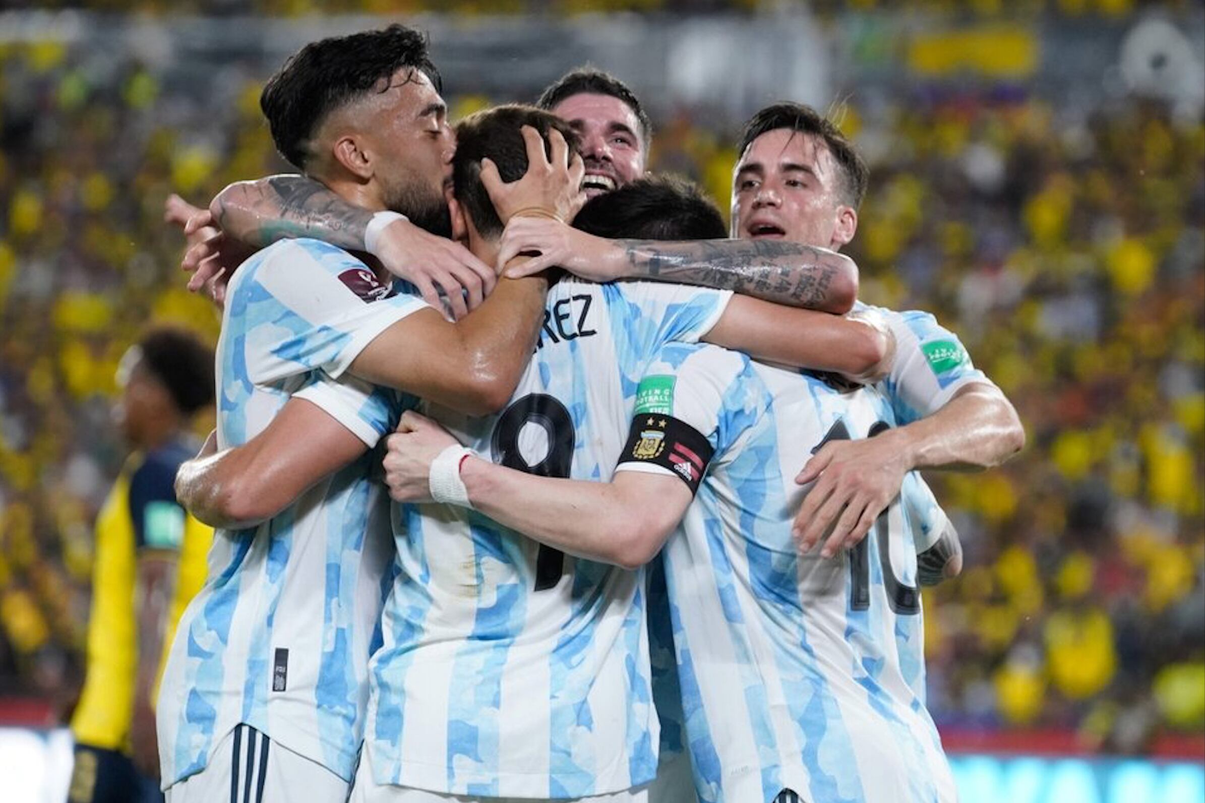 Todo lo que significan los abrazos durante el festejo popular.