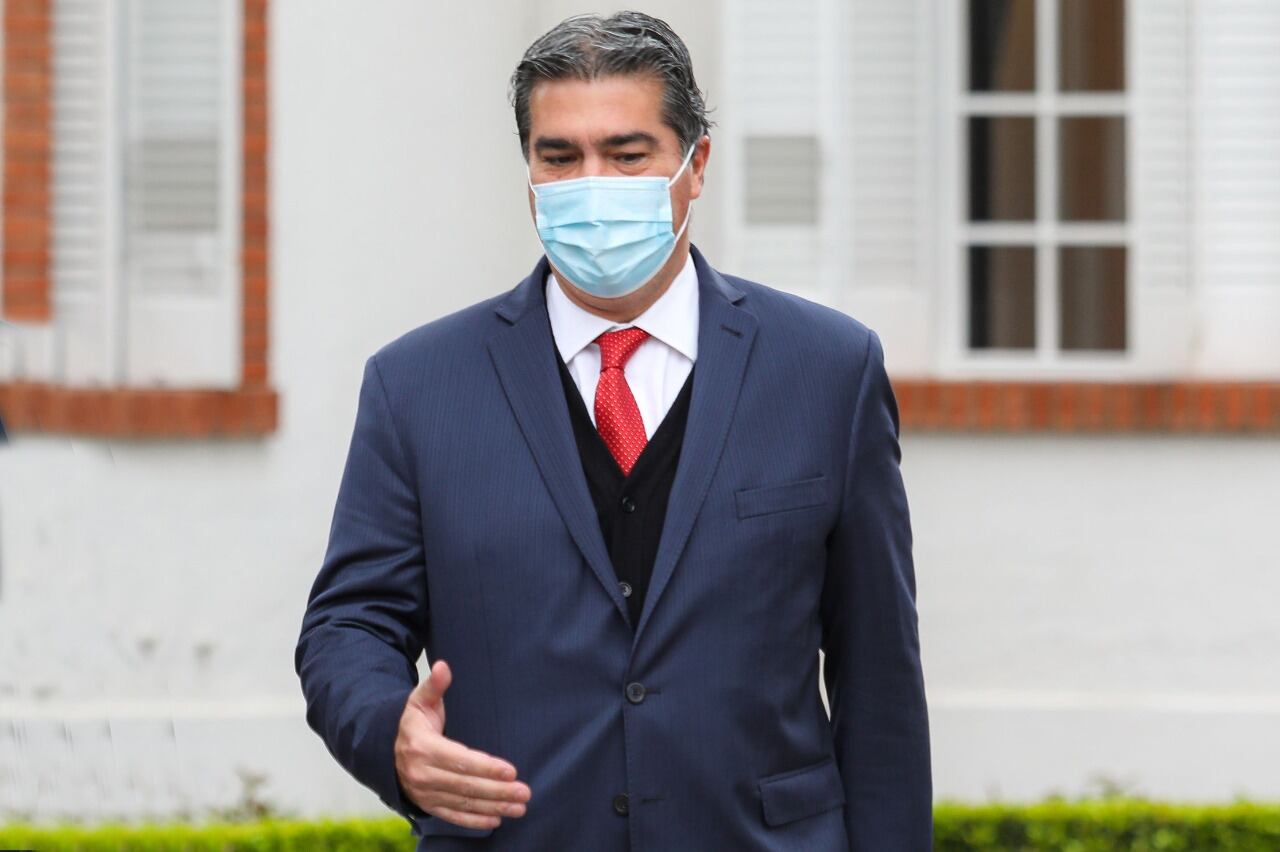 "Nuestro pueblo, nuestros votantes, no quiere campañas. No quiere discursos. No quiere mensajes altisonantes", dijo el gobernador.