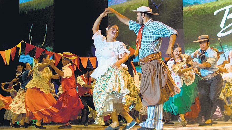 En la fiesta chamamecera el baile nunca está ausente.