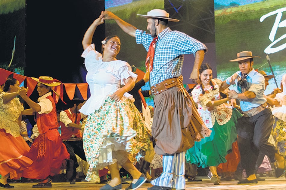 En la fiesta chamamecera el baile nunca está ausente.