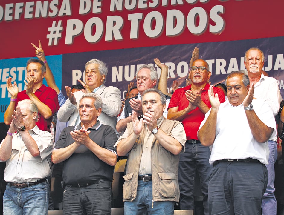 El triunvirato de la CGT quedó en problemas apenas terminados los discursos.