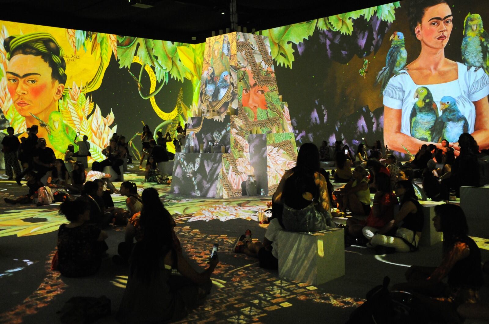 El eje del recorrido es el diario que Frida escribió entre 1944 y 1954.