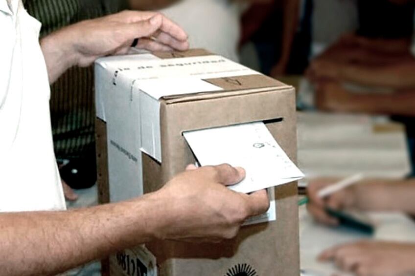 El voto por correo que habilitó el ex presidente Mauricio Macri, a pesar de que los residentes en el exterior podían votar en los consulados, fue derogado por el presidente, Alberto Fernández a través de un decreto 