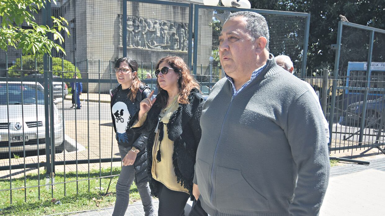 Luis D’Elía, al ingresar en los tribunales de Comodoro Py para declarar ante el juez Claudio Bonadio.