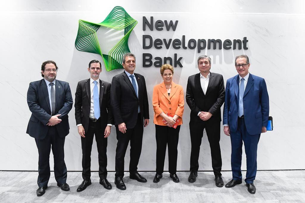 Marco Lavagna, Gustavo Sabino Vaca Narvaja, Sergio Massa, Dilma Roussef, Máximo Kirchner y Miguel Pesce.