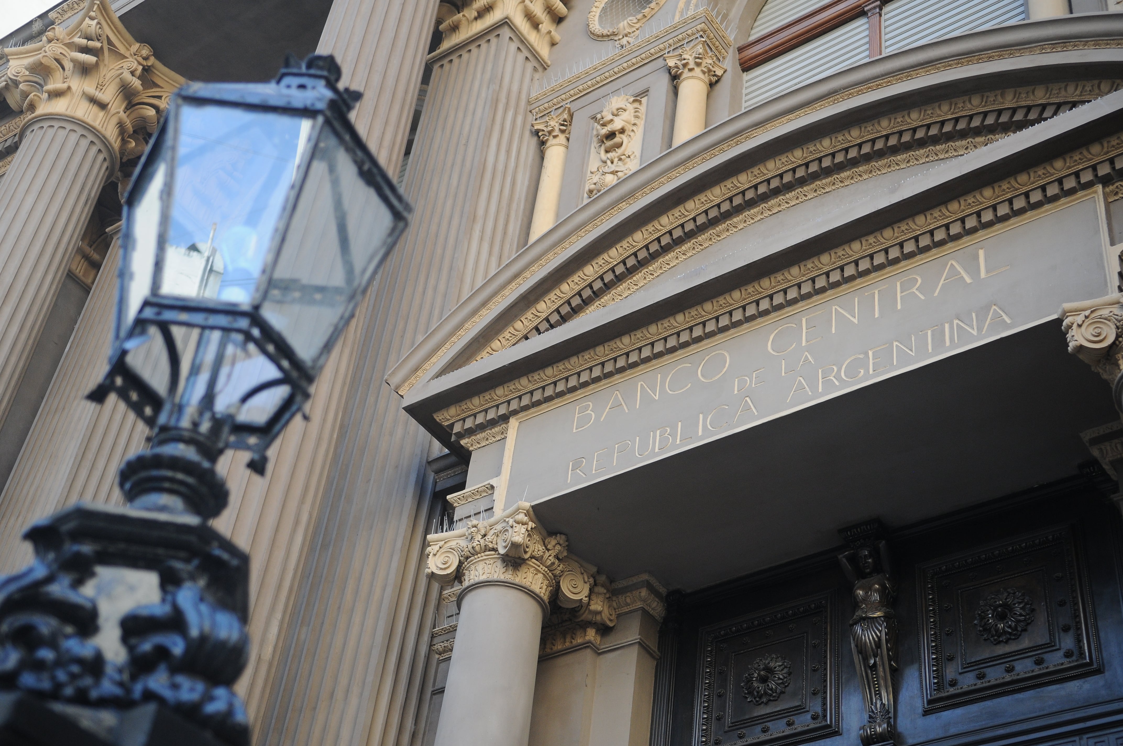 El mercado especuló con ventas de dólares del Banco Central.