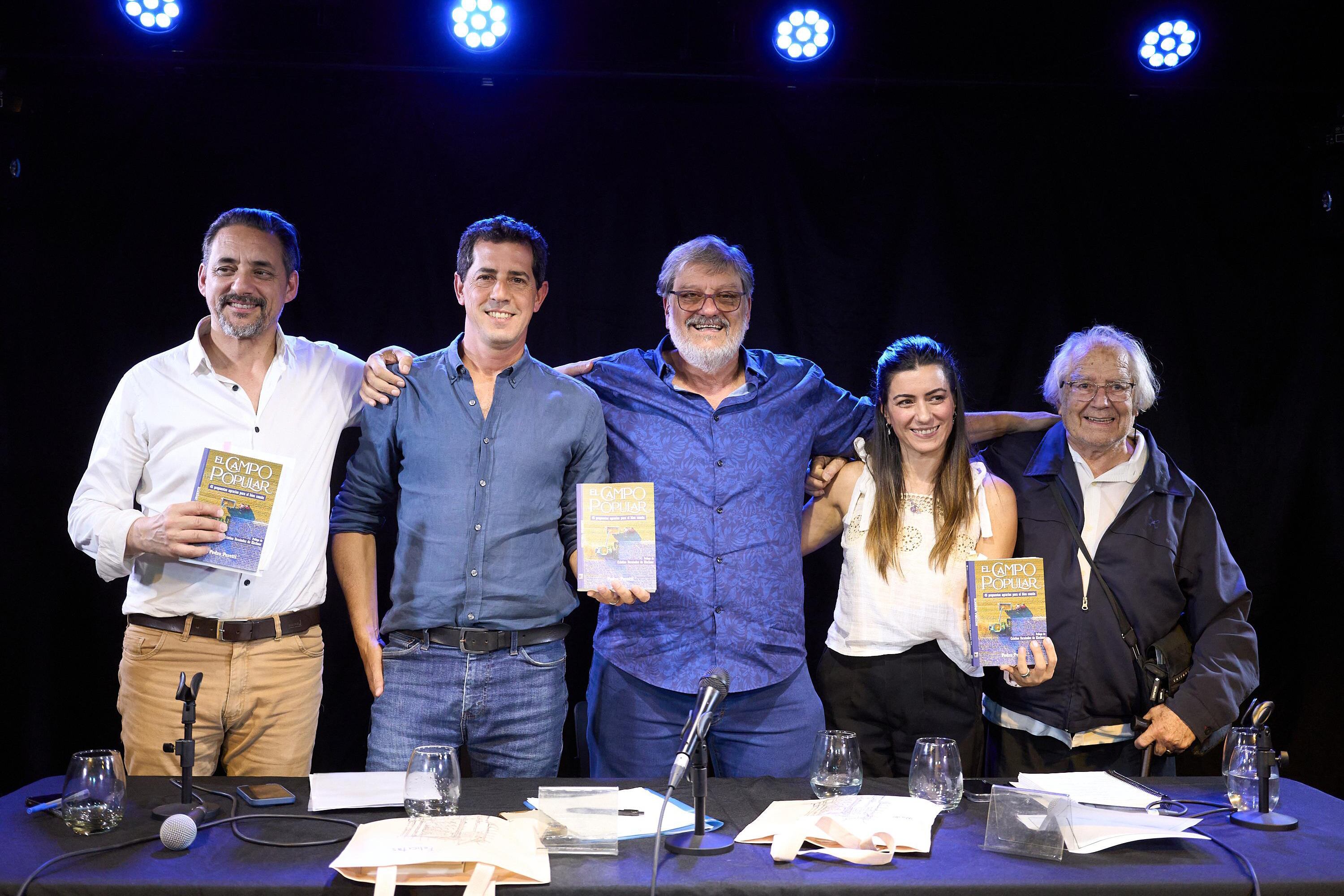Wado de Pedro y Adolfo Pérez Esquivel acompañaron a Peretti en la presentación