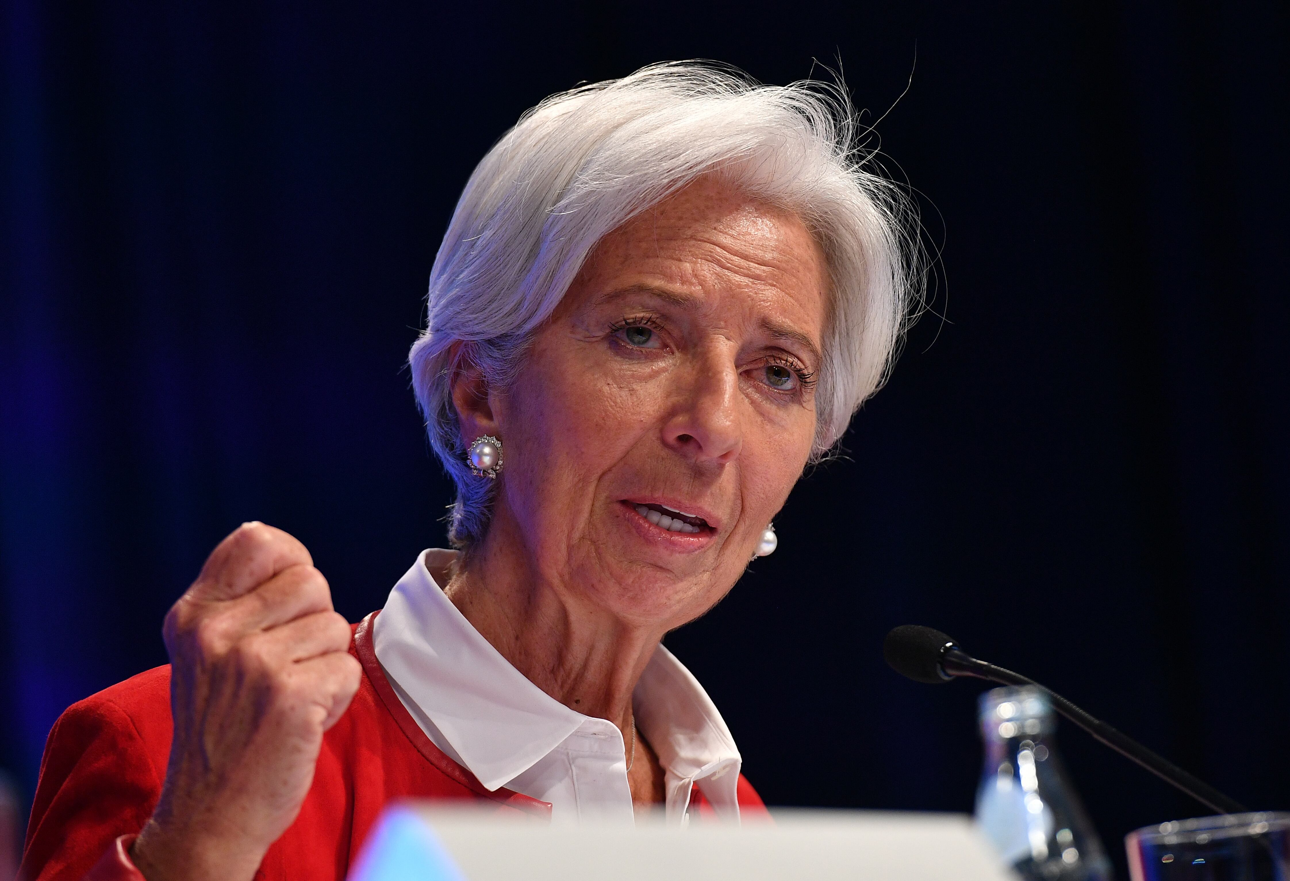 Christine Lagarde, titular del FMI, dijo que sería una "tontería" no seguir con el acuerdo.
