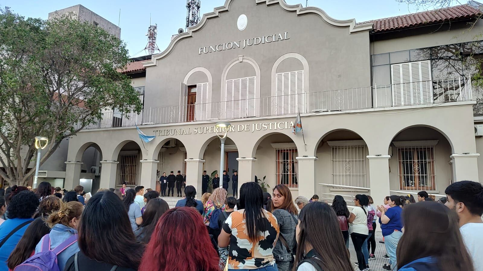 Marcha por Thiara y Zoe