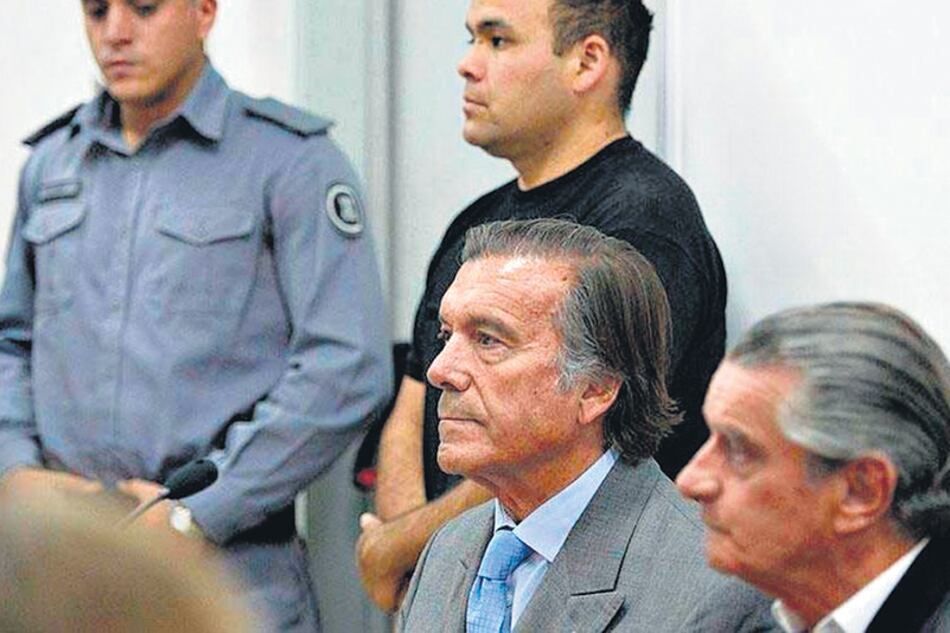 Alfonso se fugó a Paraguay y estuvo escondido allí durante cuatro años.