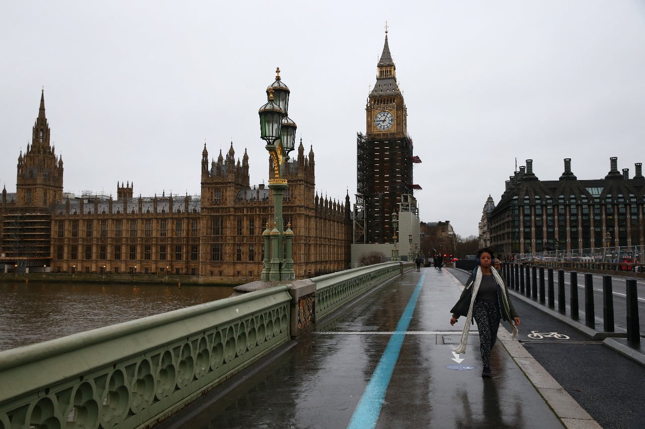"Inglaterra tiene 20 paraísos fiscales, empezando por Londres".