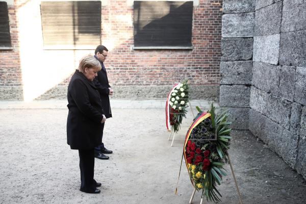 Angela Merkel en Auschwitz.