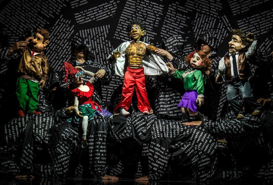 La isla desierta, interpretada por el Grupo de Titiriteros del Teatro San Martín.