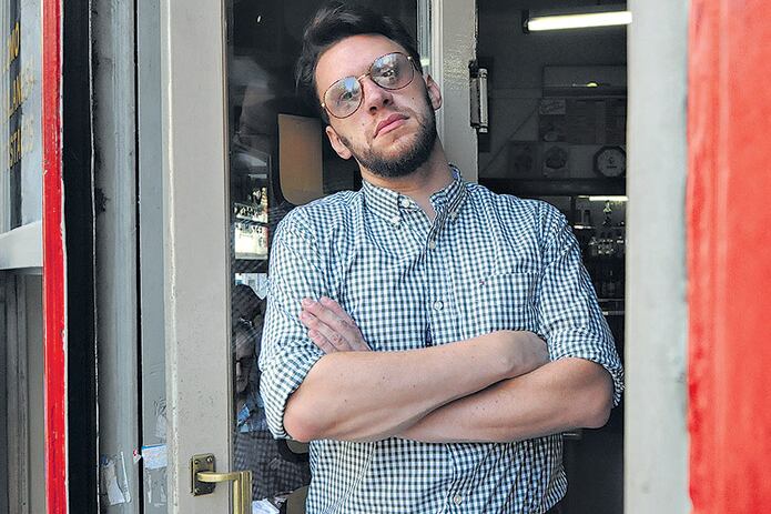 El espectáculo de Tenconi Blanco va los domingos en la sala El Extranjero.