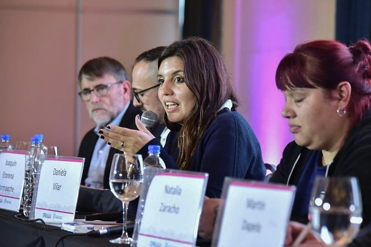 Daniela Vilar apunta al gobierno nacional por considerarlo "negacionista del cambio climático".