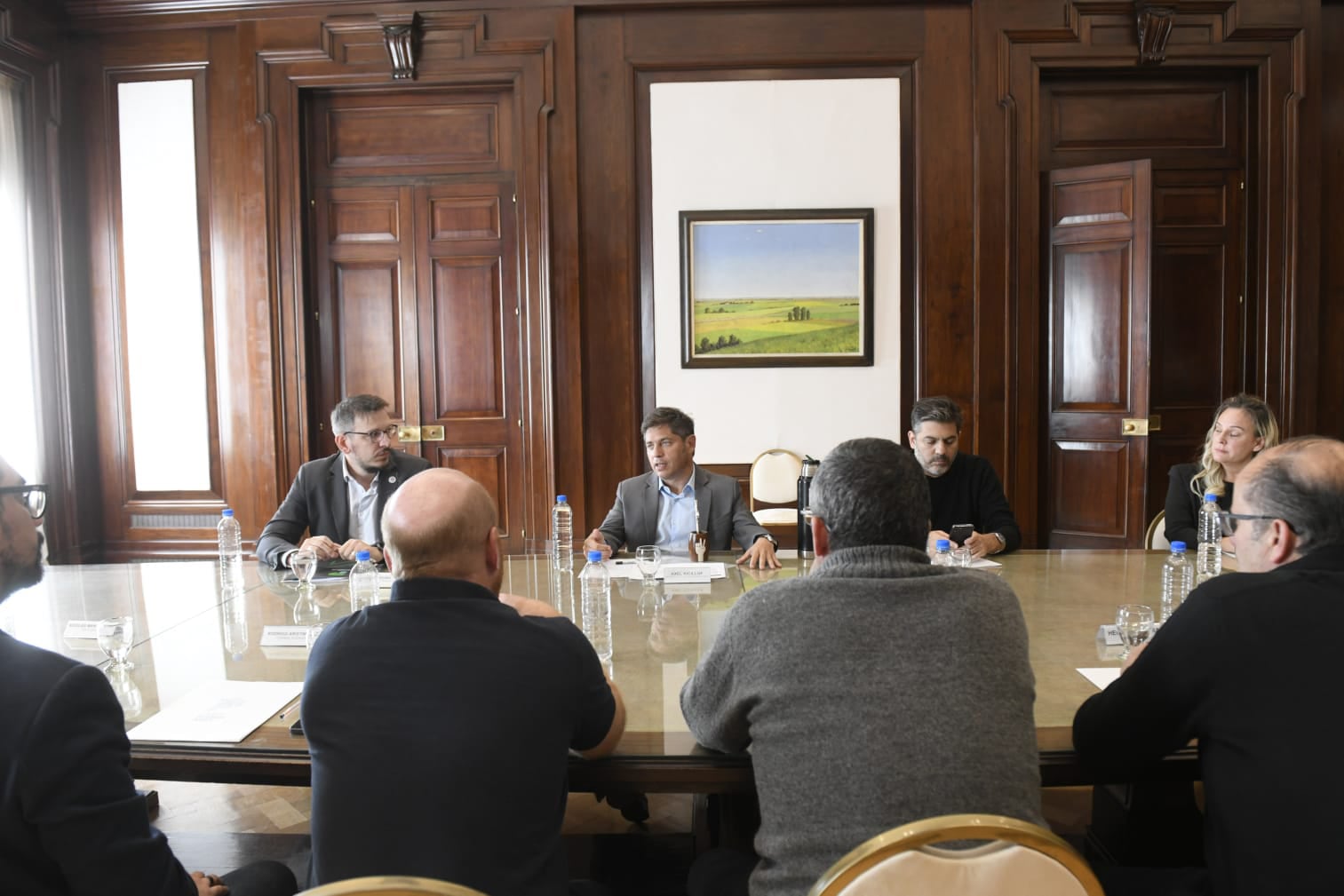 Cuattromo, Kicillof y Bianco junto a intendentes durante la firma de convenios en abril.