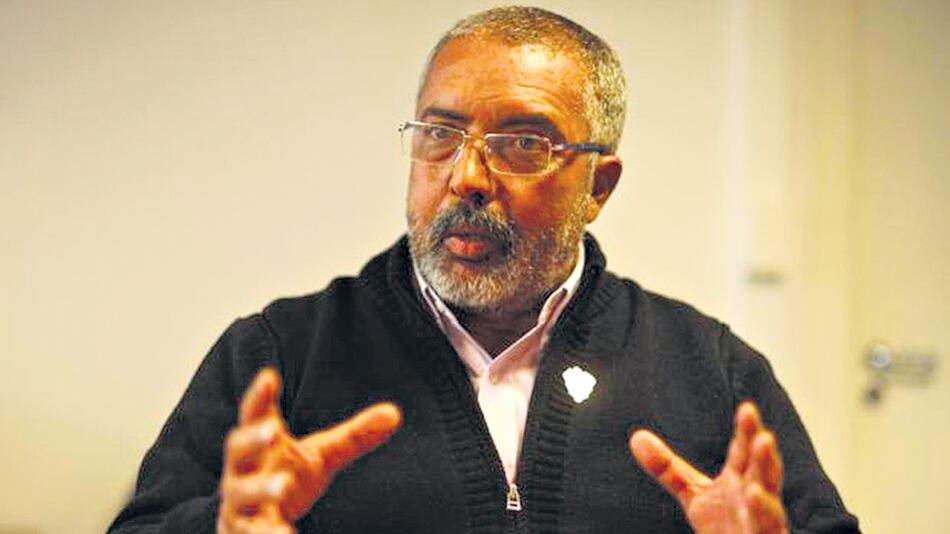 “Ni siquiera en la dictadura se atacó tanto a la legislación laboral”, dice Paim, único senador afrodescendiente.