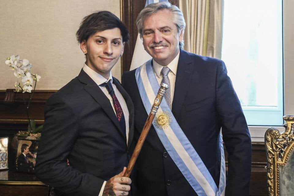 Fernández con su hijo, el 10 de diciembre de 2019.