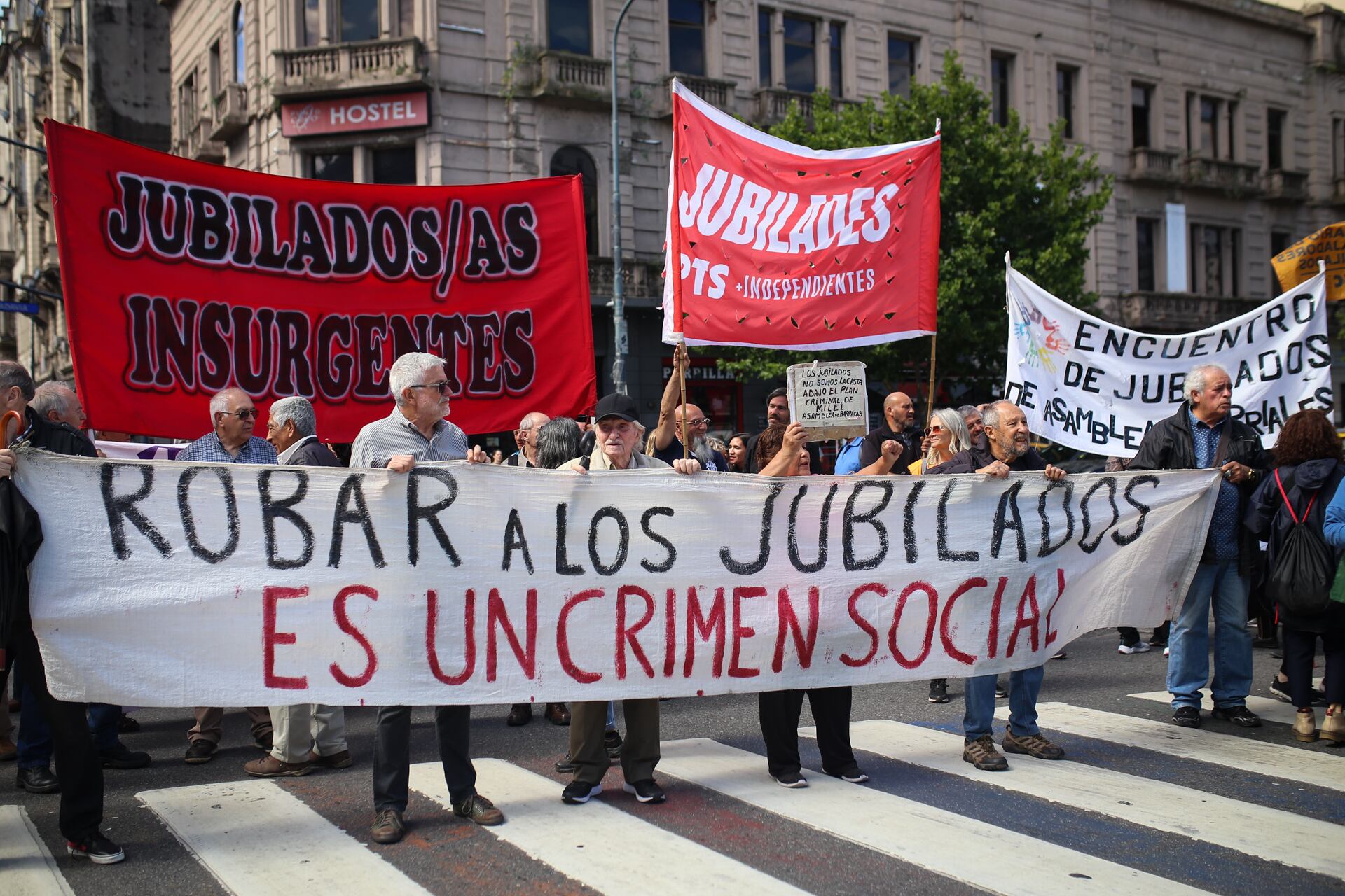 Protesta de jubilados frente al Congreso de la Nación