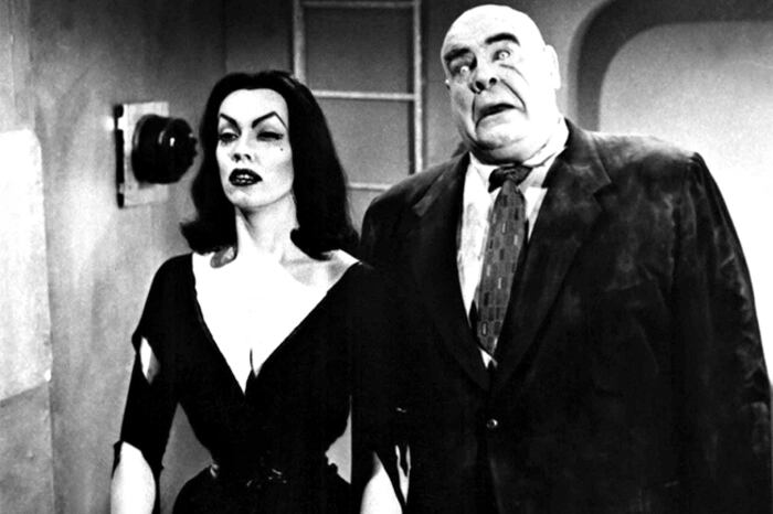 Vampira y Thor Johnson como dos de los resucitados por los alienígenas para conquistar el mundo.