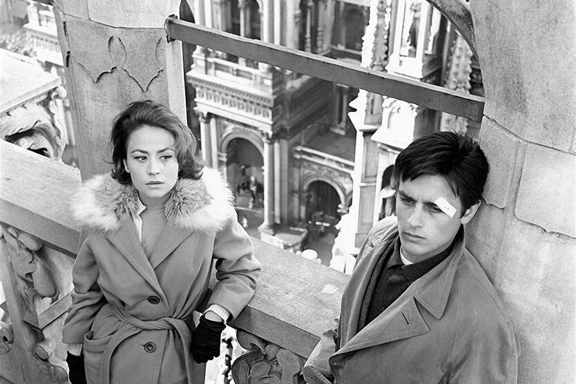 Annie Girardot y Alain Delon en la célebre escena en los altos del Duomo di Milano de "Rocco y sus hermanos".