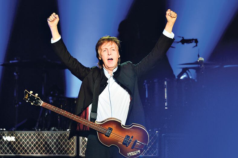 El bajista y cantante reclama el control de 267 canciones.