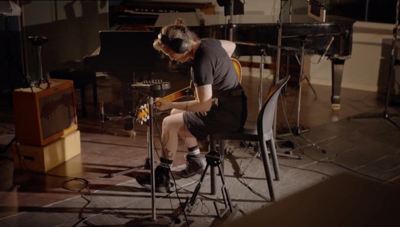 El histórico estudio produjo "Diario de Sesiones Serranas", una película documental.