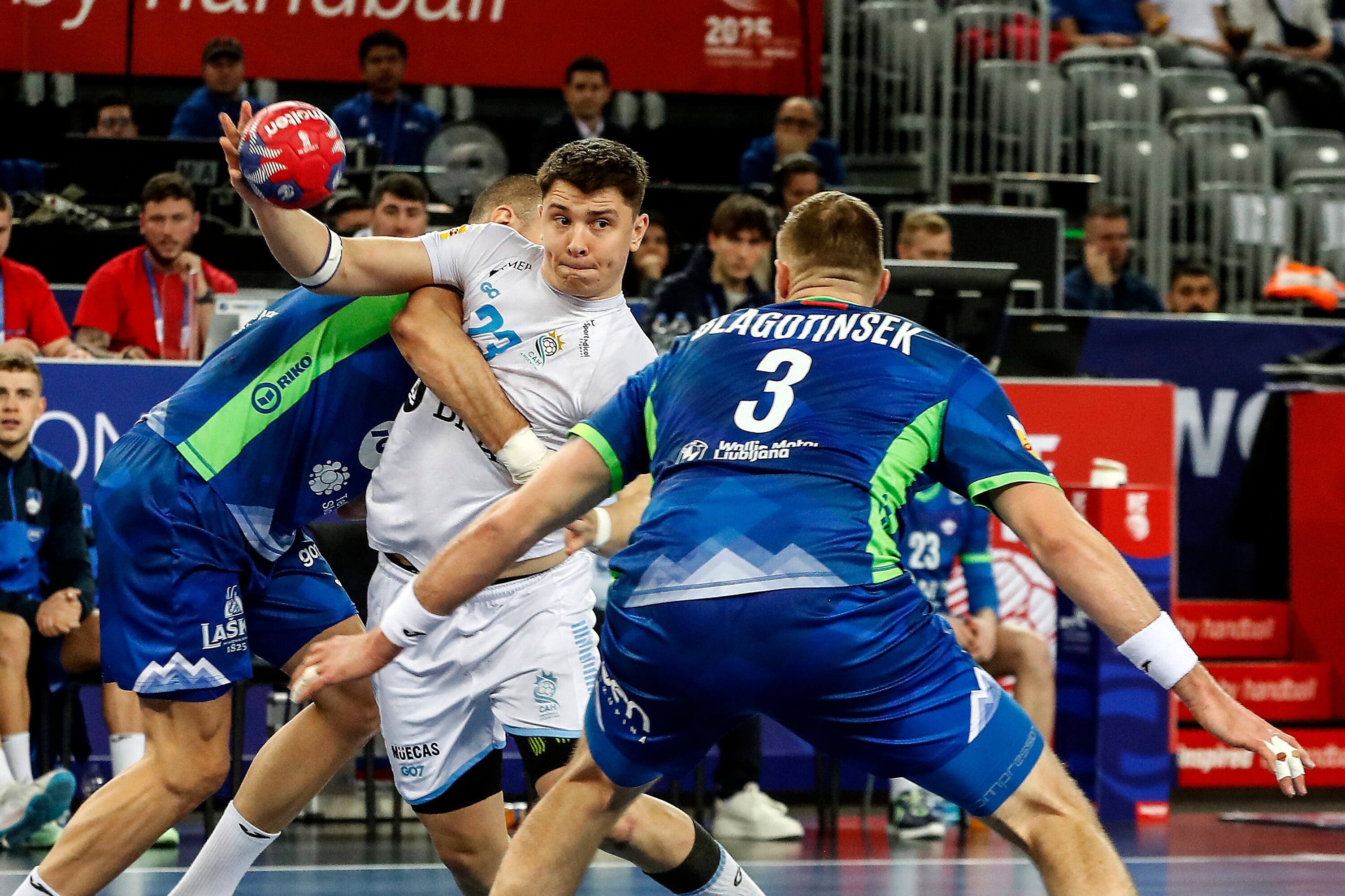 Los Gladiadores perdieron tres de los cuatro partidos que disputaron