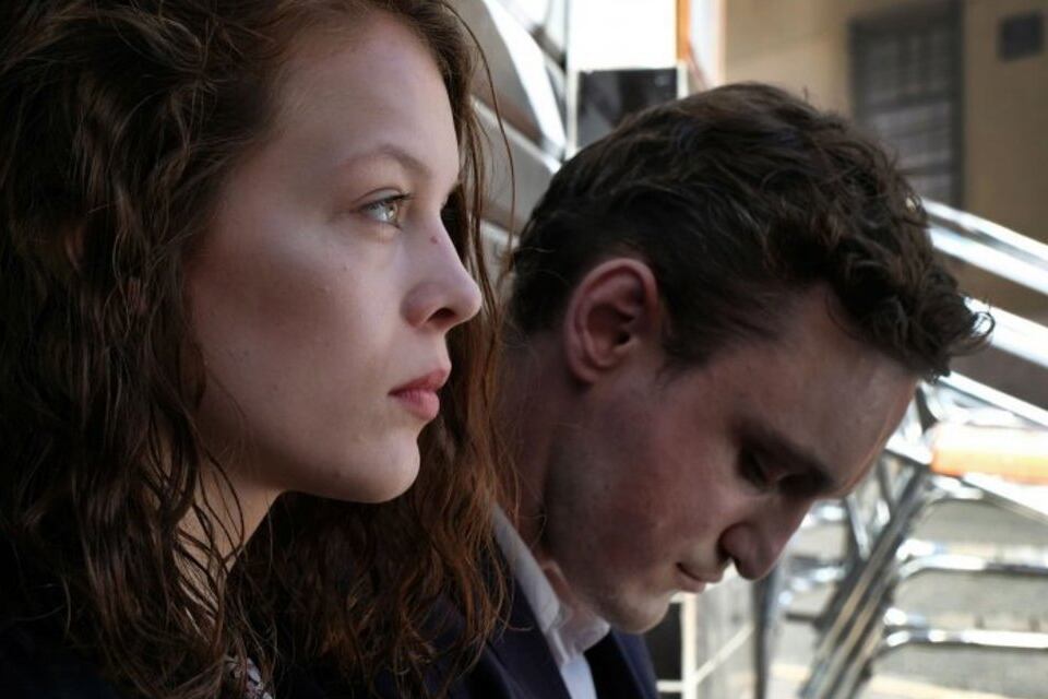 "Transit", de Christian Petzold, con Paula Beer y Franz Rogowski.