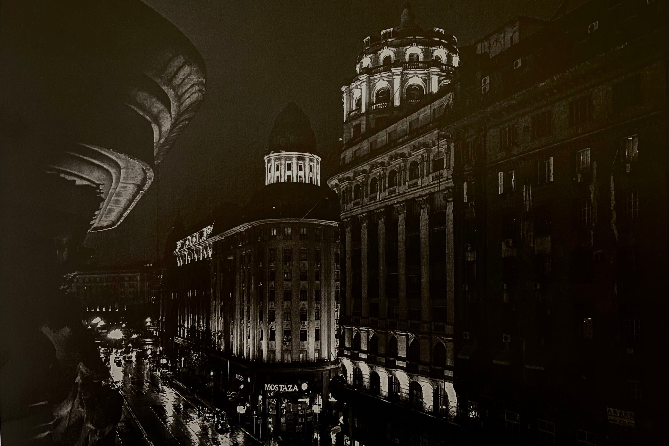 "Waires", fotografía de Claudio Larrea. Abajo: "El padre de la patria", otra foto de Claudio Larrea.