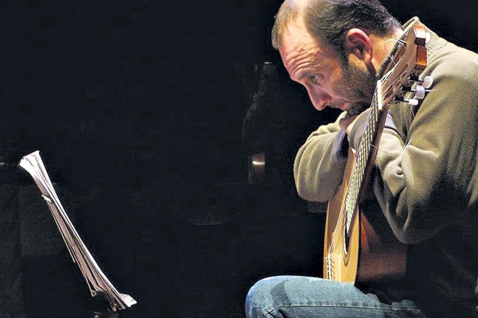 Carlos Casazza fue uno de los pocos discípulos que aceptaron el legendario Ralph Towner.