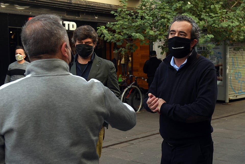 Para Javkin "lo esencial es no generar más contagios, quedarse en casa y el que tenga que salir que lo haga con todas las prevenciones".