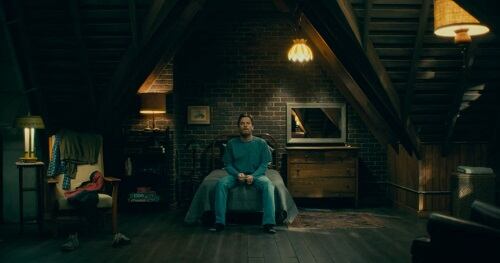 Ewan McGregor personifica a Danny Torrance adulto.