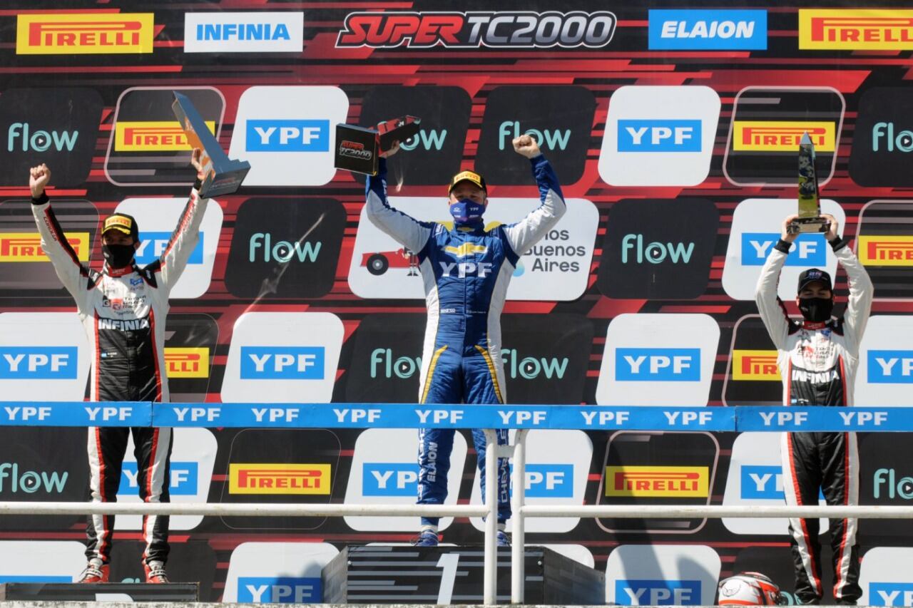 Canapino, en lo más alto del podio en la vuelta del Súper TC 2000.