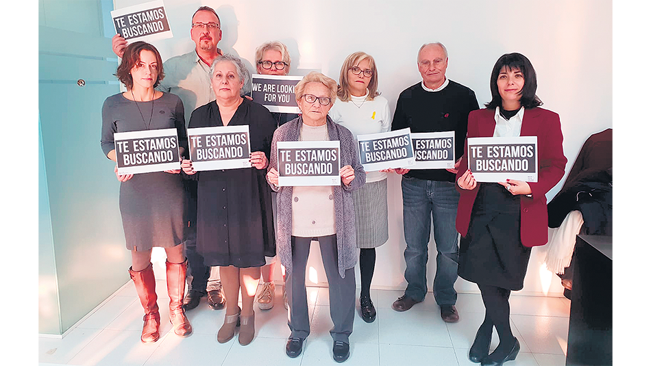 Familiares de España y Alemania buscan a sus hijos y participan de la campaña ciudadana.