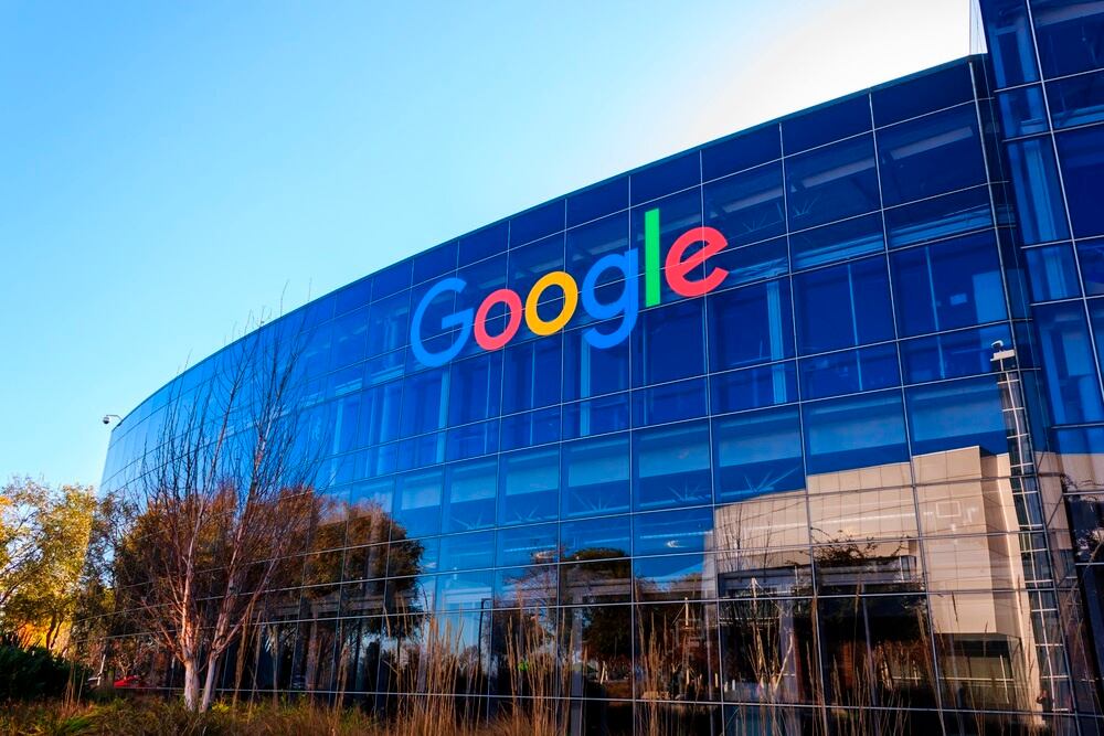 Alphabet (la corporación de Google) reportó ingresos operativos en el segundo trimestre de este año por 19.453 millones de dólares.