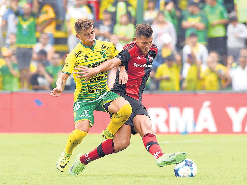 Defensa mantuvo una asfixiante presión a lo largo y ancho del campo.
