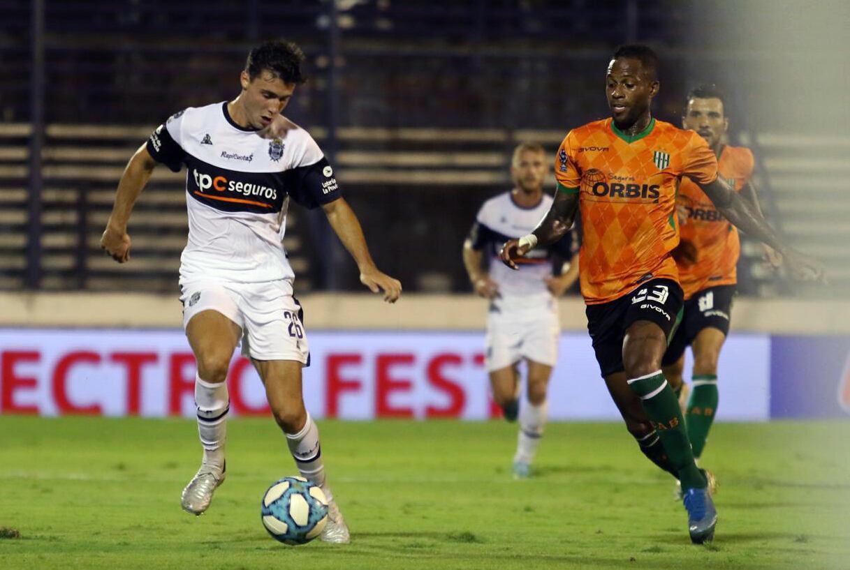 Gimnasia y Banfield no se sacaron ventajas en el Bosque.