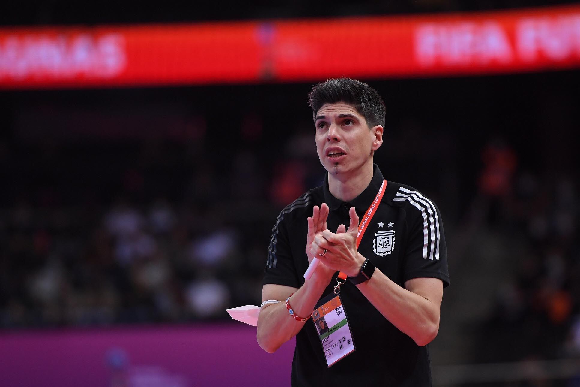 Matías Lucuix, el conductor del equipo fuera de la cancha