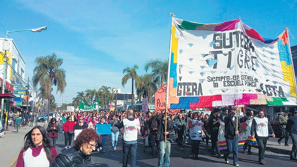 La marcha en Tigre recorrió casi un kilómetro hasta el Consejo Escolar, donde realizaron un acto.