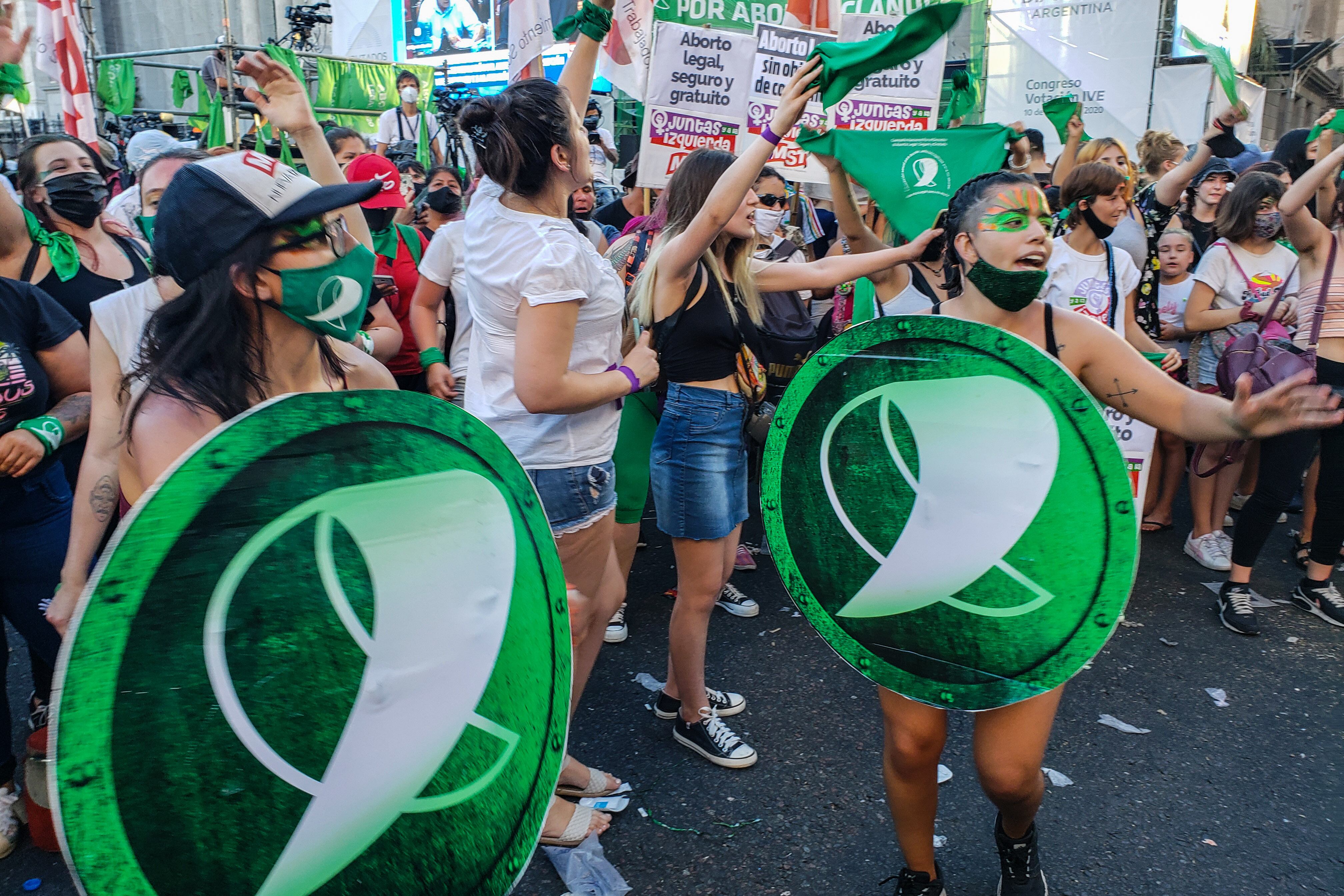 El día de la sesión, verdes y celestes, se volverán a movilizar.