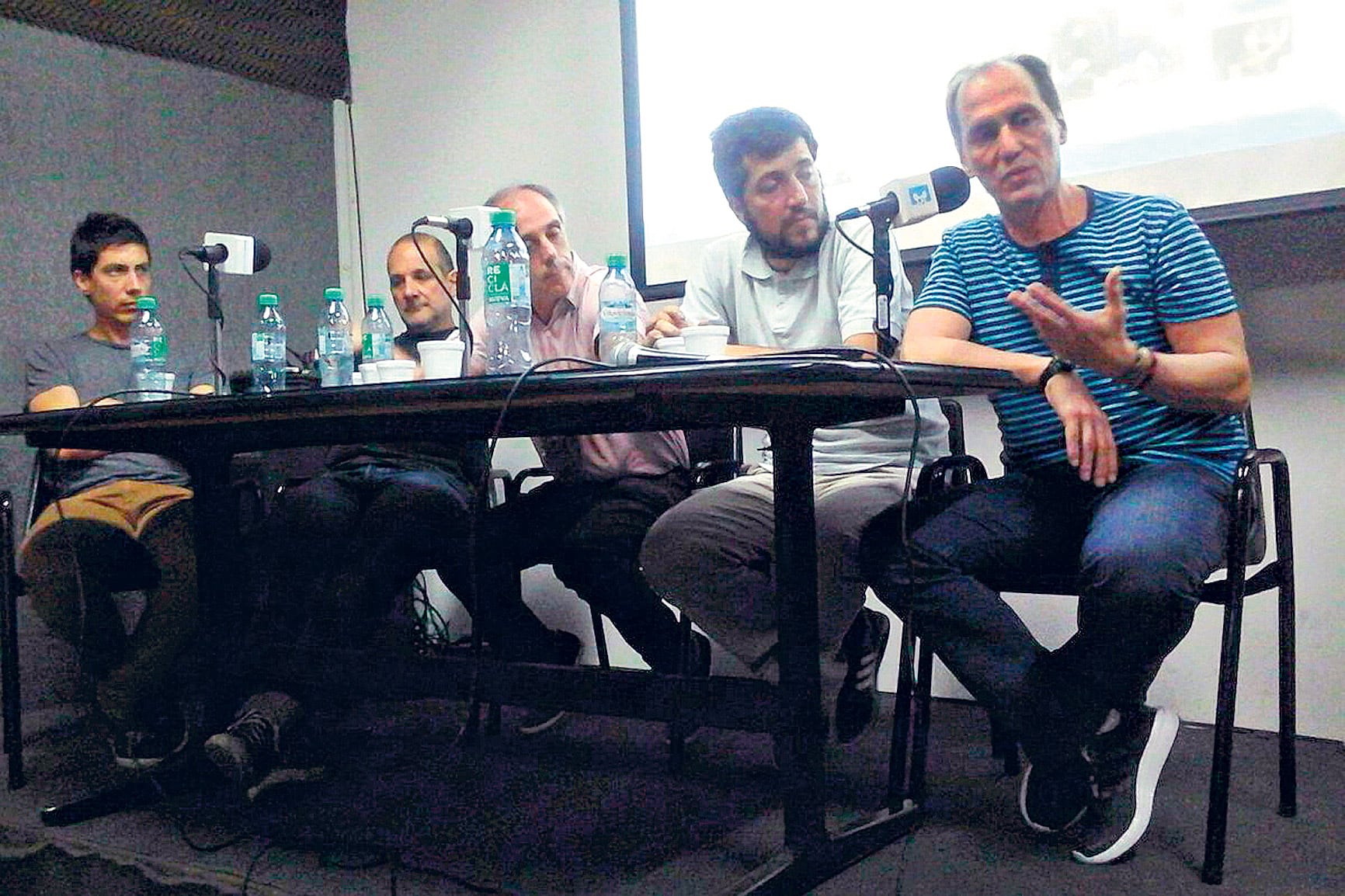 Ignacio Damiani, Claudio Gómez, Claudio Morresi, Nico Lovaisa y Gustavo Veiga hablaron sobre deporte, política y derechos humanos.