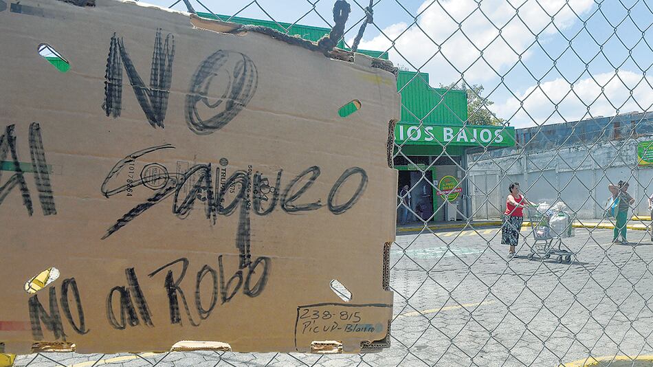 Tras las protestas, los saqueos y la represión policial llegaron los pedidos de paz.