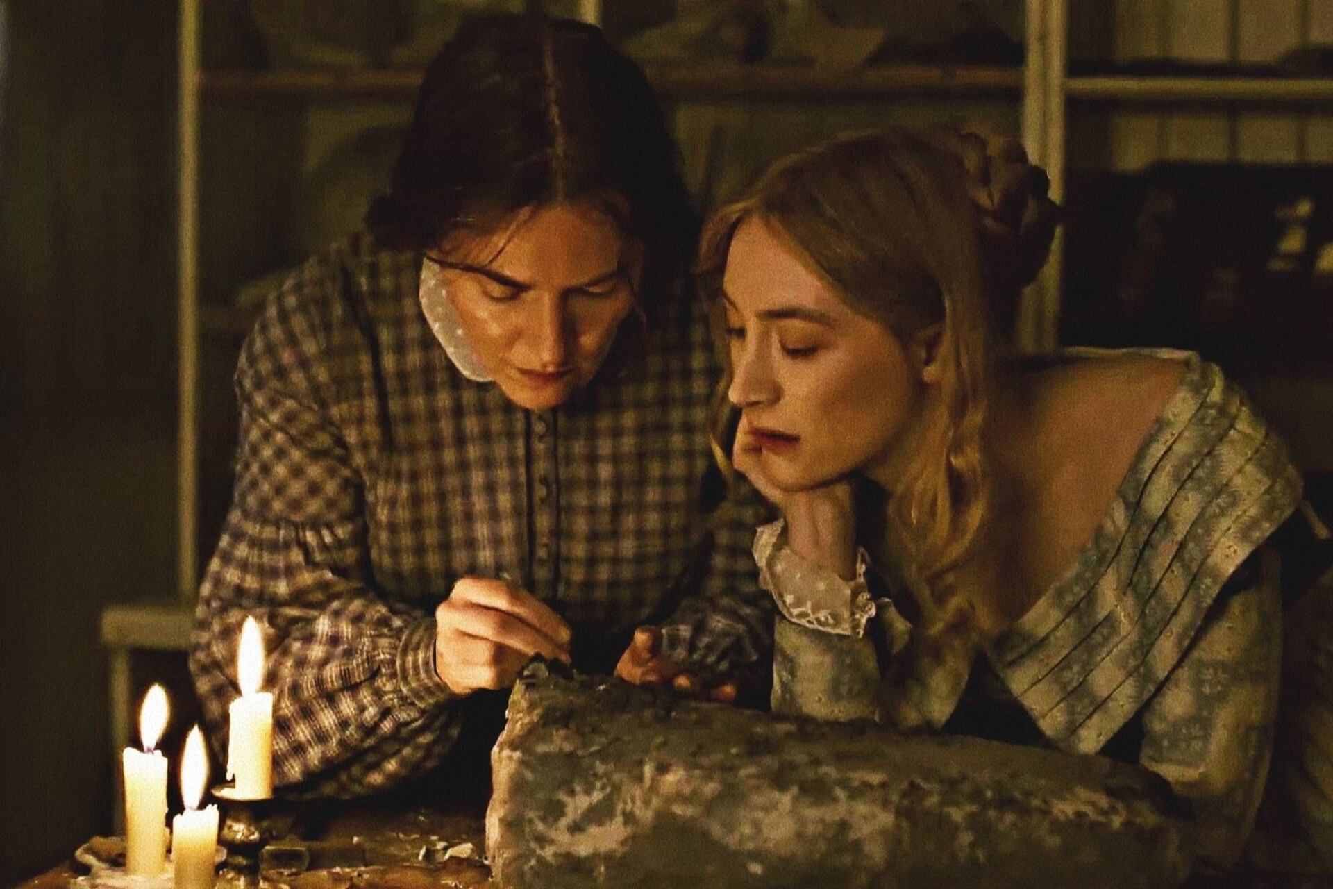 La fotografía de luz natural o de pálidas velas, en una zona y una época donde el sol no alumbra.