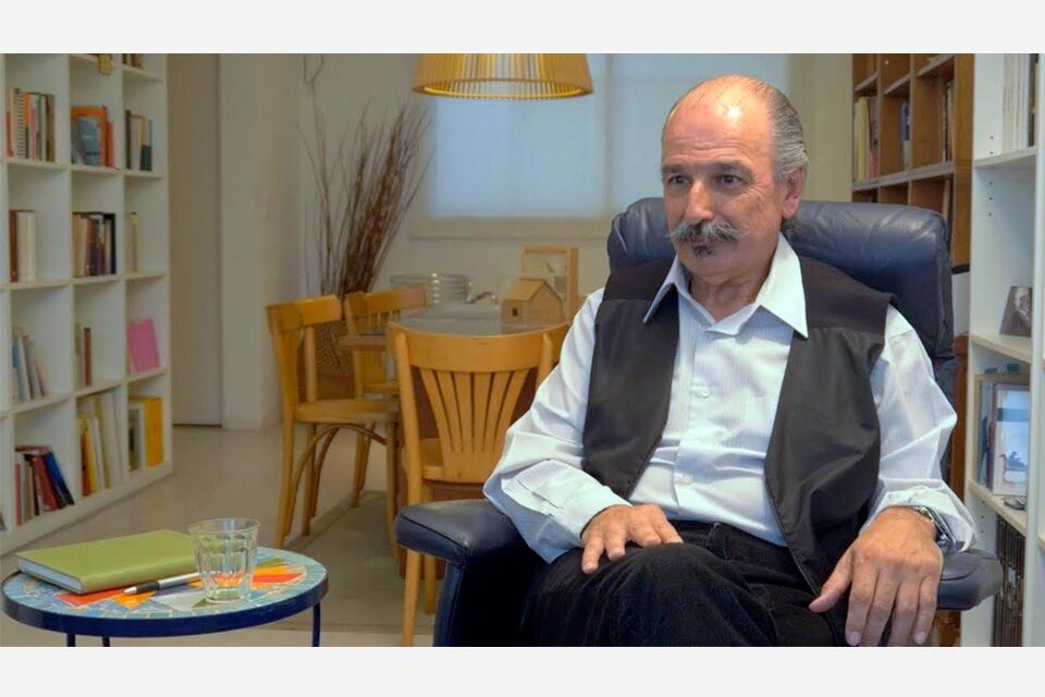 Ernesto Sinatra acuña un nuevo término para la vida contemporánea