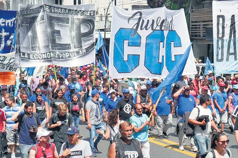 "La matriz productiva está devastada y el tejido social roto”, señalan los dirigentes de movimientos sociales.