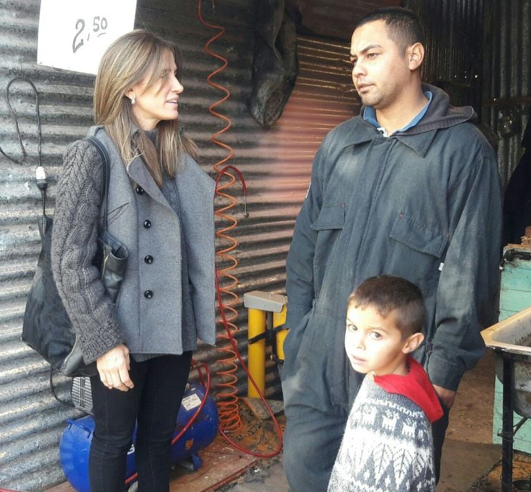 Victoria Tolosa Paz en campaña.